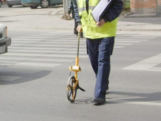 Doi copii au fost internaţi, după ce au fost spulberaţi pe zebră